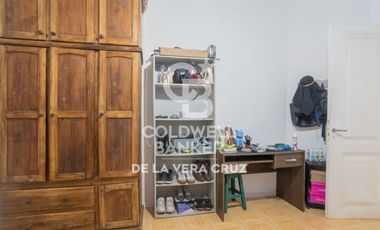 Casa  3 dormitorios, con patio y cochera en Fomento 9 de julio
