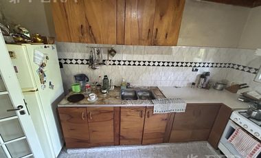 Venta de Casa 3 ambientes con cochera, parrilla y jardín en Hudson