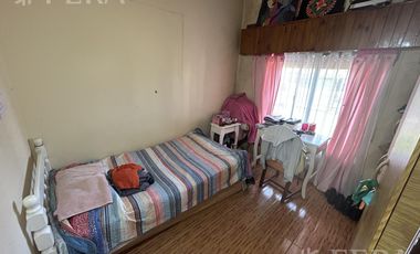 Venta de Casa 3 ambientes con cochera, parrilla y jardín en Hudson