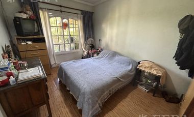 Venta de Casa 3 ambientes con cochera, parrilla y jardín en Hudson