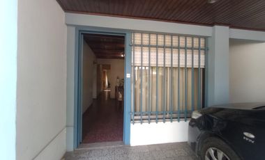 VENTA CASA 4 AMB CON COCHERA CASEROS