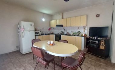 VENTA CASA 4 AMB CON COCHERA CASEROS