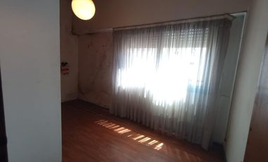 VENTA CASA 4 AMB CON COCHERA CASEROS