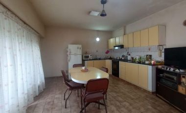VENTA CASA 4 AMB CON COCHERA CASEROS