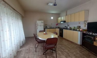 VENTA CASA 4 AMB CON COCHERA CASEROS