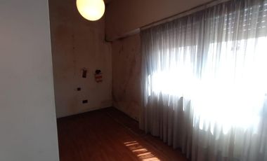 VENTA CASA 4 AMB CON COCHERA CASEROS