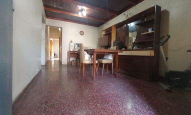 VENTA CASA 4 AMB CON COCHERA CASEROS
