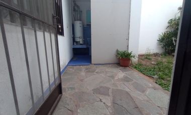 VENTA CASA 4 AMB CON COCHERA CASEROS