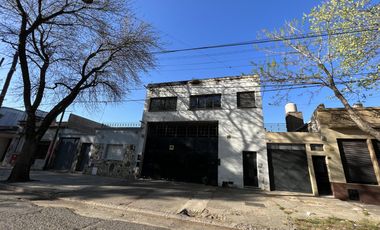 VENTA Galpón  con oficina Barrio Azcuenaga Permuta RENOVADO EXCELENTE ESTADO