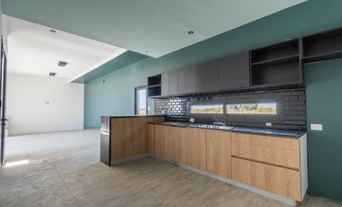 Casa en venta 3 dormitorios Ibarlucea