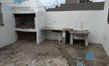 Venta de 2 casas sobre lote propio de 10x42 - Mar de Ajó Norte