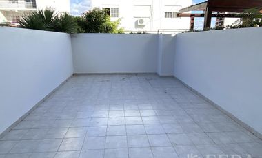 Venta de Departamento de 2 ambientes en Wilde con patio y cochera opcional (24324)
