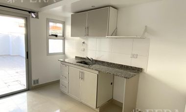 Venta de Departamento de 2 ambientes en Wilde con patio y cochera opcional (24324)