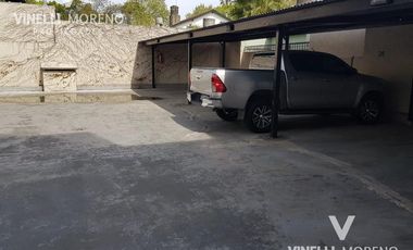 Cochera semicubierta excelente zona