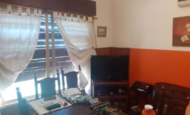Edificio Comercial - Luis Guillon