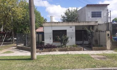 Edificio Comercial - Luis Guillon