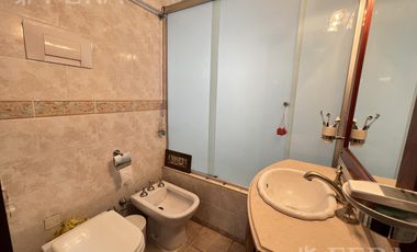 Venta casa 4 ambientes con quincho y cochera en Don Bosco