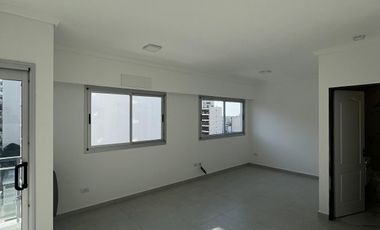 Venta de departamento 1 ambiente con balcón en Wilde