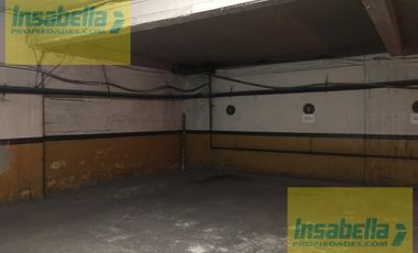 Cochera enAv.  Luro entre Cordoba y Santiago del Estero