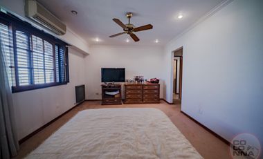 Casa de 7 ambientes en Venta, Caseros, Partido de Tres de Febrero, Provincia de Buenos Aires.