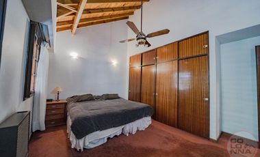 Casa de 7 ambientes en Venta, Caseros, Partido de Tres de Febrero, Provincia de Buenos Aires.