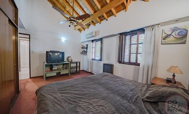 Casa de 7 ambientes en Venta, Caseros, Partido de Tres de Febrero, Provincia de Buenos Aires.