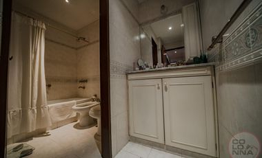 Casa de 7 ambientes en Venta, Caseros, Partido de Tres de Febrero, Provincia de Buenos Aires.