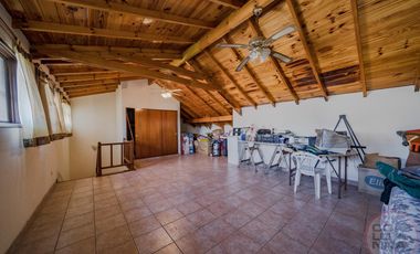 Casa de 7 ambientes en Venta, Caseros, Partido de Tres de Febrero, Provincia de Buenos Aires.