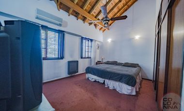 Casa de 7 ambientes en Venta, Caseros, Partido de Tres de Febrero, Provincia de Buenos Aires.