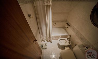 Casa de 7 ambientes en Venta, Caseros, Partido de Tres de Febrero, Provincia de Buenos Aires.