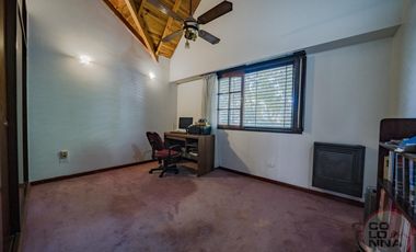 Casa de 7 ambientes en Venta, Caseros, Partido de Tres de Febrero, Provincia de Buenos Aires.