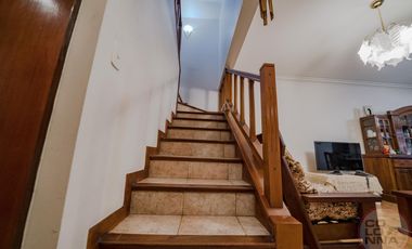 Casa de 7 ambientes en Venta, Caseros, Partido de Tres de Febrero, Provincia de Buenos Aires.