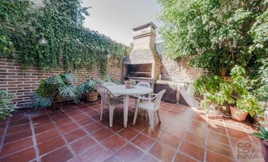 Casa de 7 ambientes en Venta, Caseros, Partido de Tres de Febrero, Provincia de Buenos Aires.