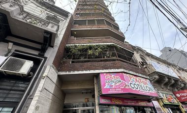 Venta departamento 5 ambientes con balcón y baulera en Avellaneda