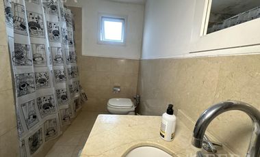 Venta departamento 5 ambientes con balcón y baulera en Avellaneda