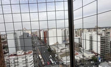 Venta departamento 5 ambientes con balcón y baulera en Avellaneda