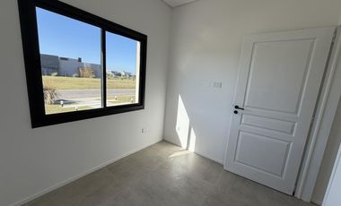 Casa a estrenar en San Sebastian Sector 7!!