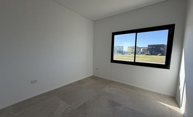 Casa a estrenar en San Sebastian Sector 7!!