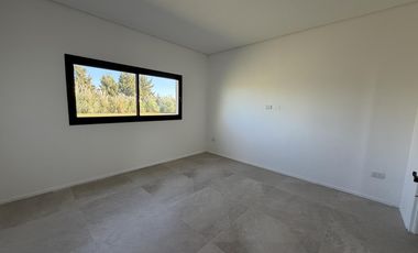 Casa a estrenar en San Sebastian Sector 7!!