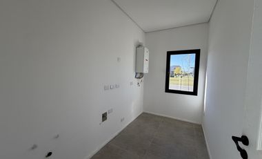 Casa a estrenar en San Sebastian Sector 7!!