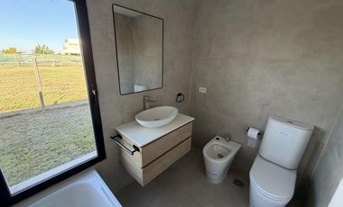 Casa a estrenar en San Sebastian Sector 7!!