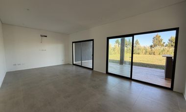 Casa a estrenar en San Sebastian Sector 7!!