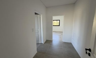 Casa a estrenar en San Sebastian Sector 7!!