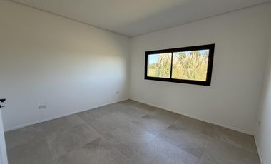 Casa a estrenar en San Sebastian Sector 7!!