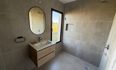 Casa a estrenar en San Sebastian Sector 7!!
