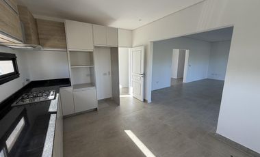 Casa a estrenar en San Sebastian Sector 7!!
