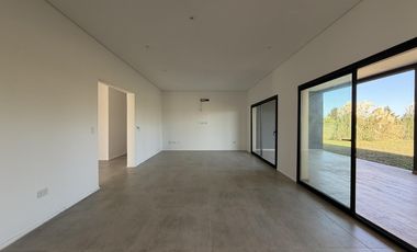 Casa a estrenar en San Sebastian Sector 7!!