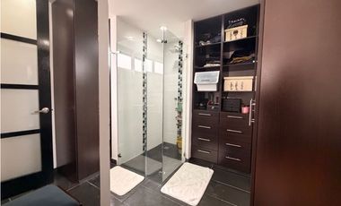 Vendo casa de dos niveles en conjunto en cajica