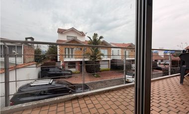 Vendo casa de dos niveles en conjunto en cajica