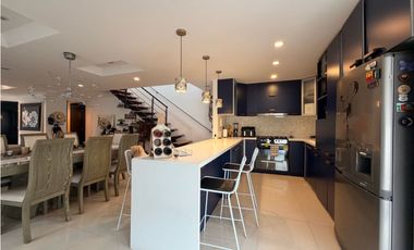 Vendo casa de dos niveles en conjunto en cajica